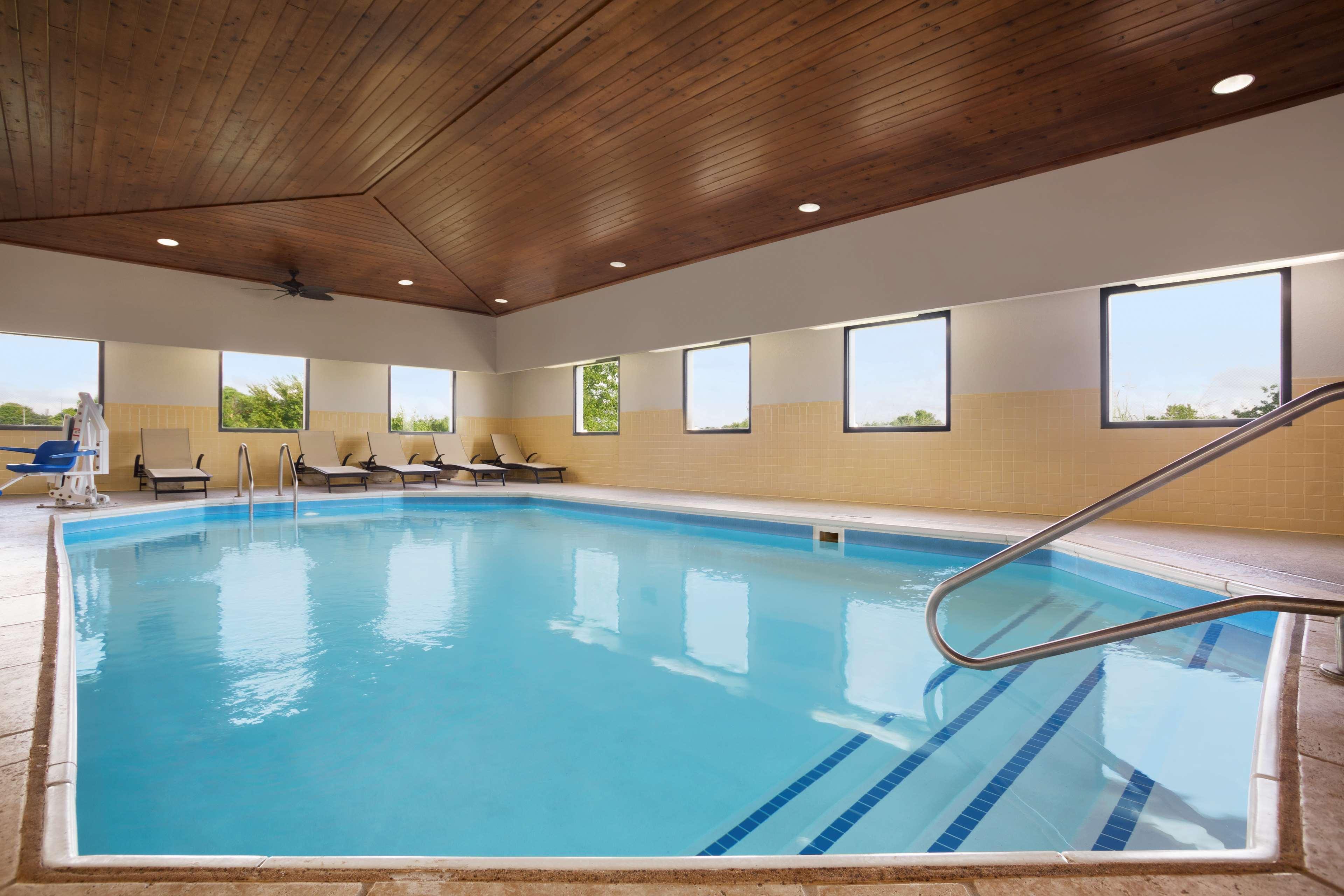 Country Inn & Suites By Radisson, Dfw Airport South, Tx เออร์วิง ภายนอก รูปภาพ
