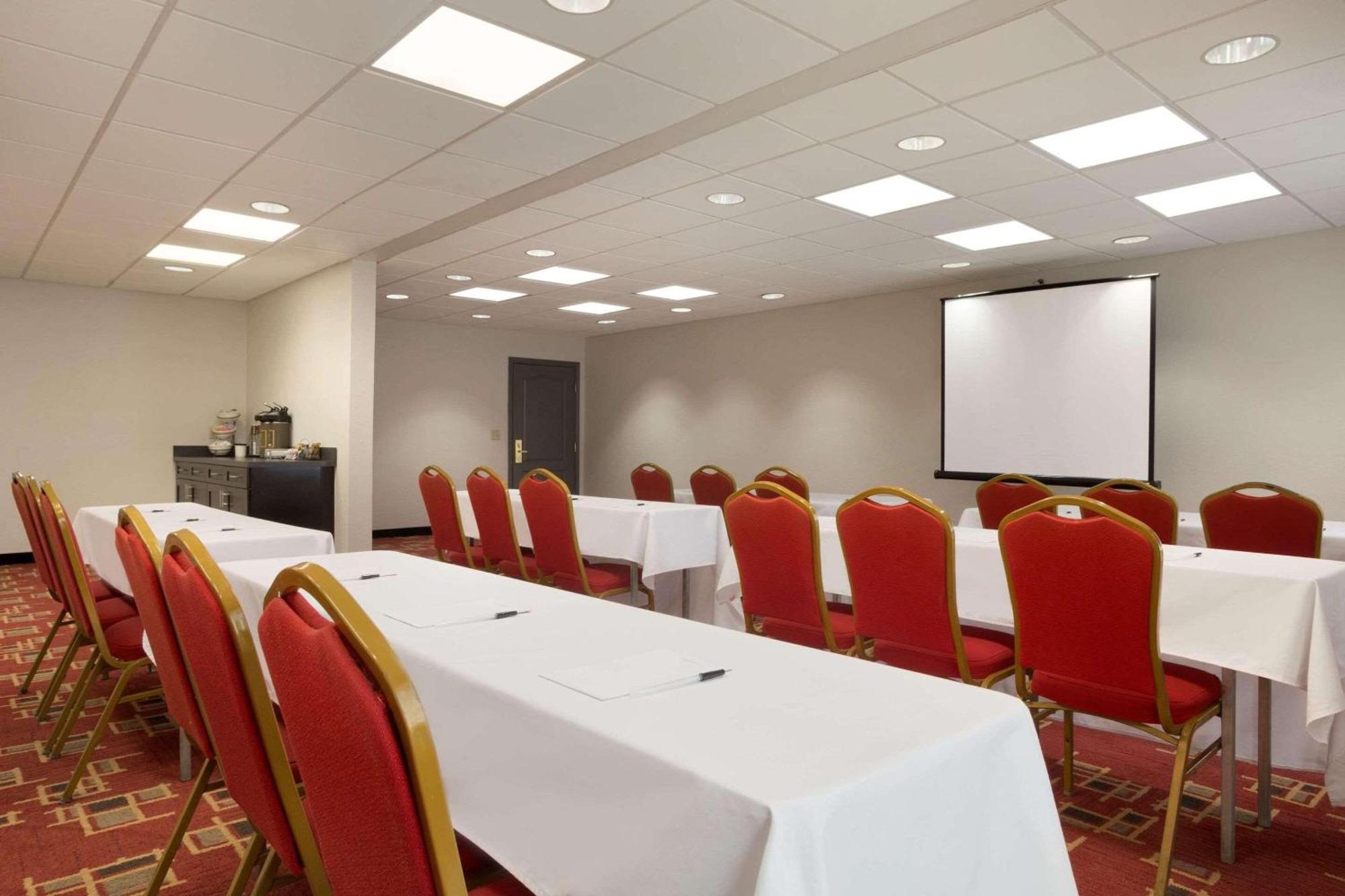 Country Inn & Suites By Radisson, Dfw Airport South, Tx เออร์วิง ภายนอก รูปภาพ