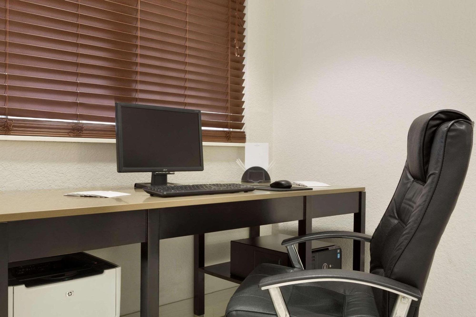 Country Inn & Suites By Radisson, Dfw Airport South, Tx เออร์วิง ภายนอก รูปภาพ