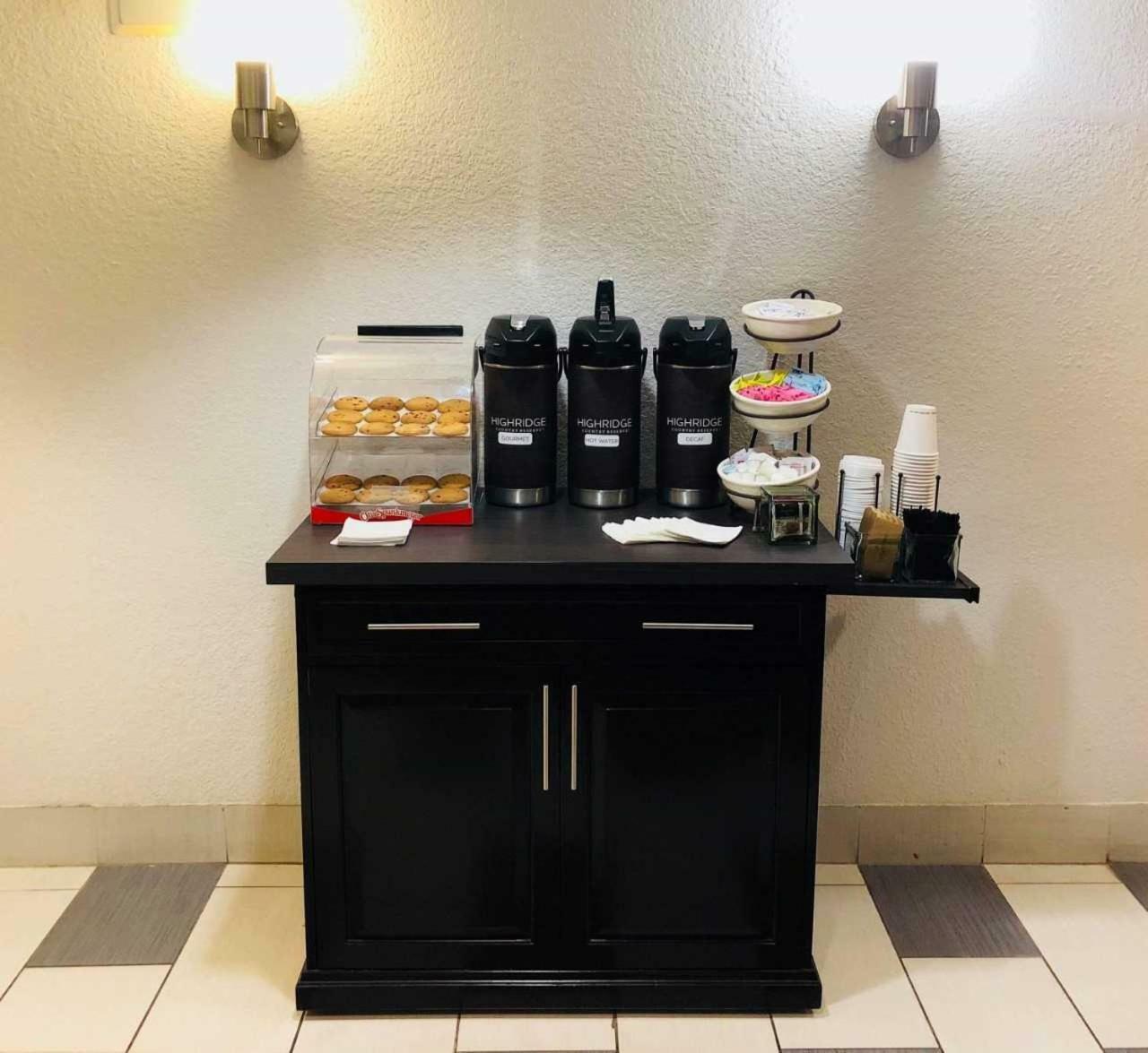 Country Inn & Suites By Radisson, Dfw Airport South, Tx เออร์วิง ภายนอก รูปภาพ